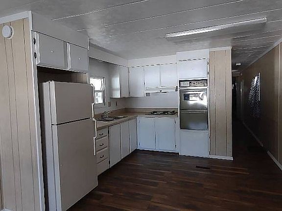 2nd image of 806 Hill Colony Cres #806