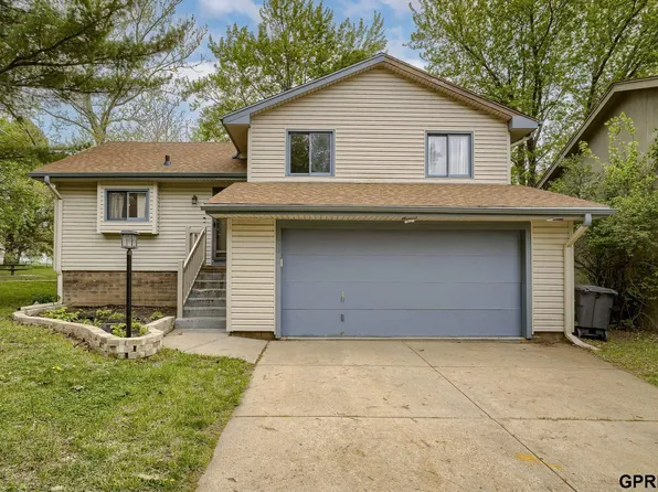 7809 Potter Plz, Omaha, NE 68122