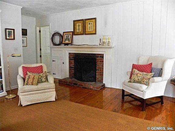 5th image of 6 Woodstock Ln