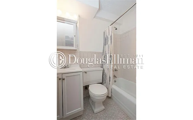 Rented by Douglas Elliman | media 39