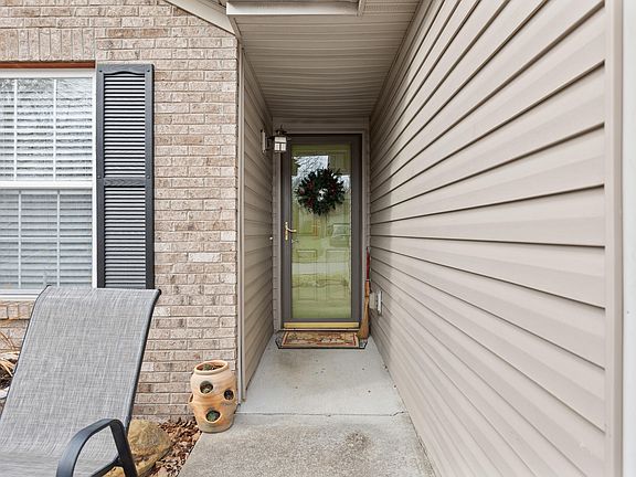 2nd image of 234 Baybrook Cir