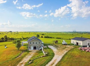 25025 Oregon Trail Rd, Saint Marys, KS 66536