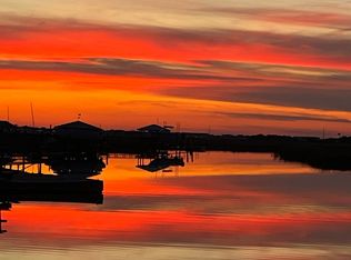 302 Jungle Shores Dr, Edisto Island, SC 29438