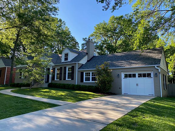 3rd image of 449 Fairway Ln