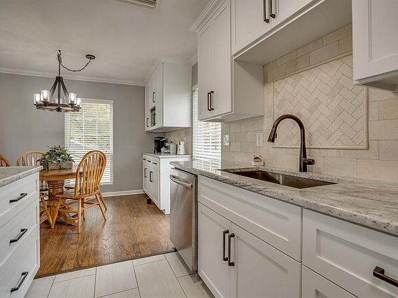 5th image of 3734 S Magnolia Ct