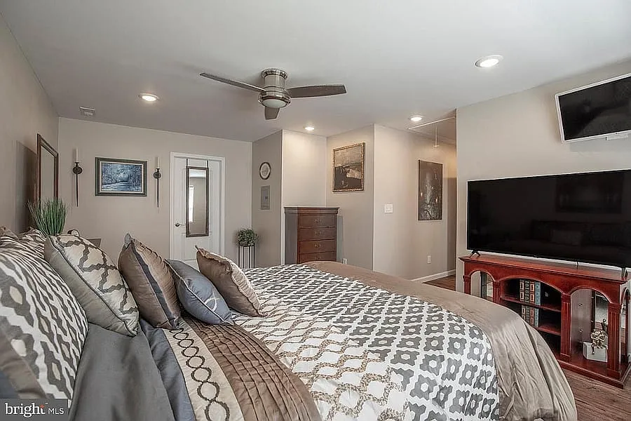 205 Taylorsville Rd — Photo 2