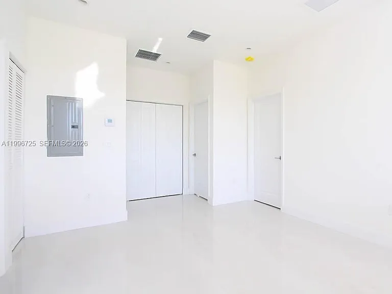 15631 SW 11th Ter — Photo 24