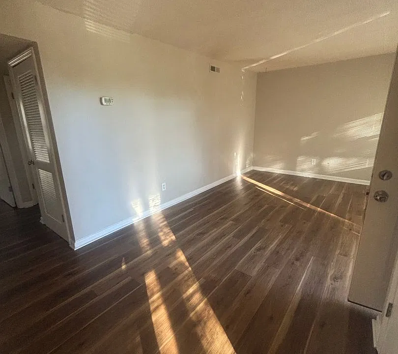 1403 Ascent Trl NW