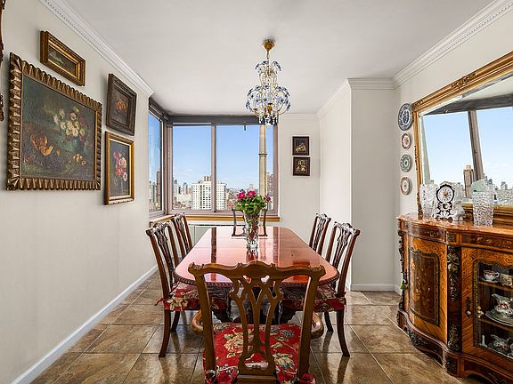4th image of 524 E 72nd St #33CDE