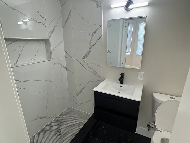 1229 W Seltzer St #2 — Photo 8