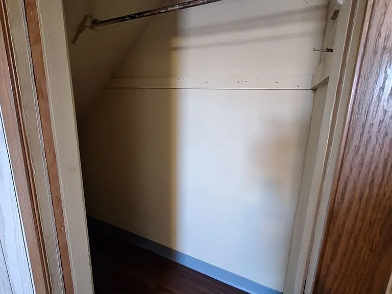 138 N Wilson St — Photo 16