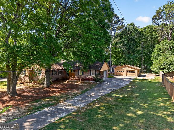 3rd image of 406 Maddox Rd