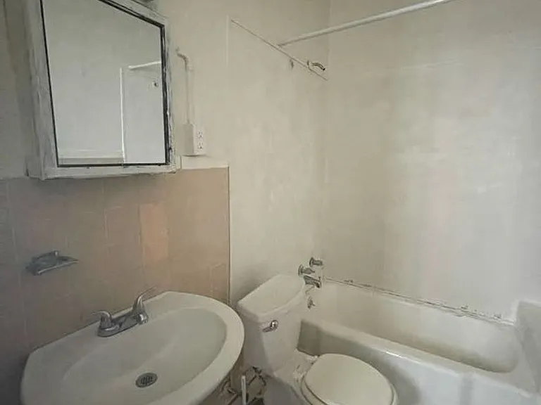 118 Windsor St — Photo 9