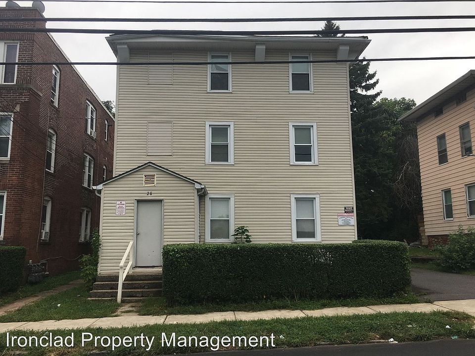 1st image of 28 Oak St Unit 3