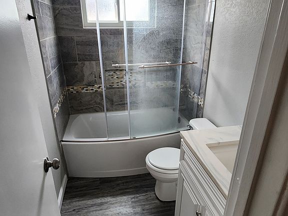 5th image of 4906 Crestwood Dr