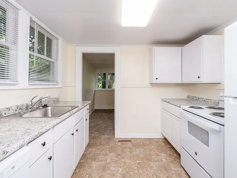 3710 W Capitol Ave — Photo 11