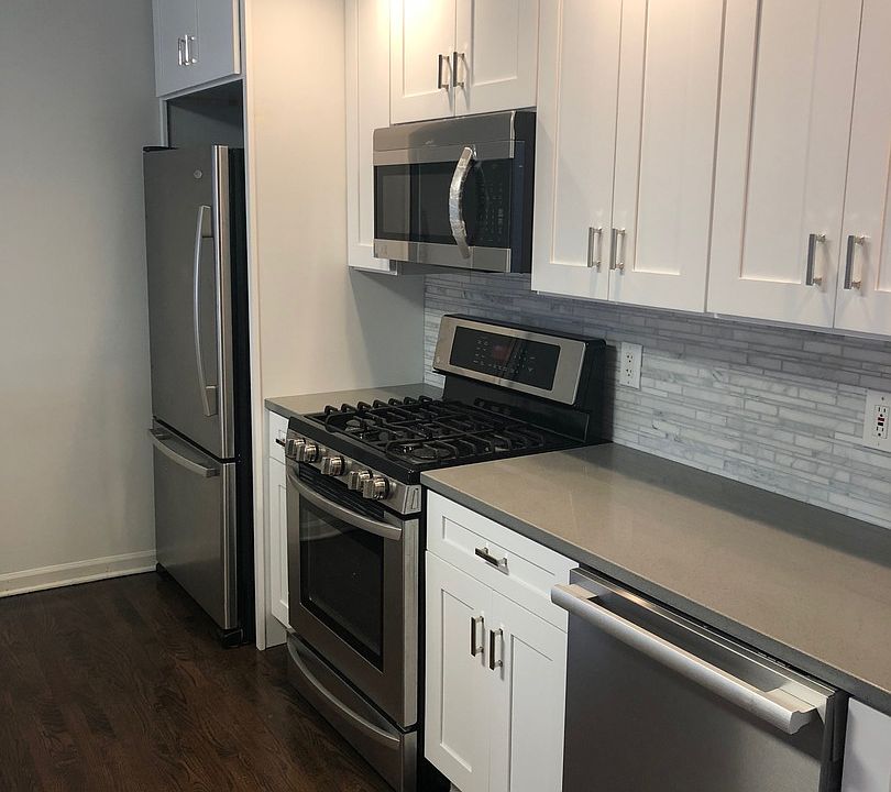 2nd image of 1046 W Wrightwood Ave #Ch