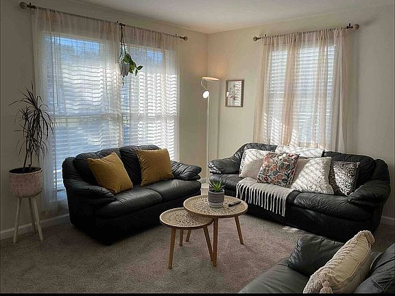 3rd image of 102 Louis Dr