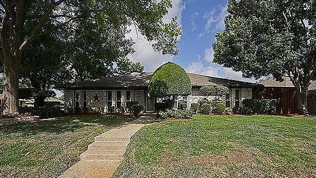 1st image of 2901 Newport Cir