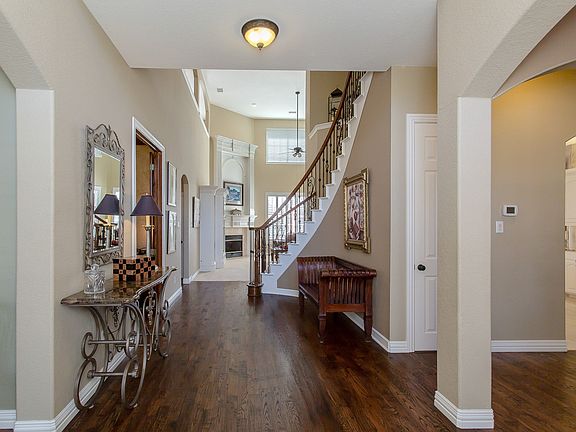 5th image of 4528 Saint James Dr