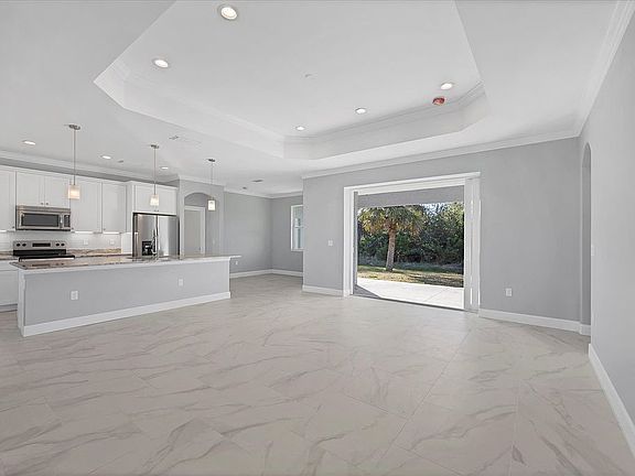 2nd image of 113 White Pine Dr