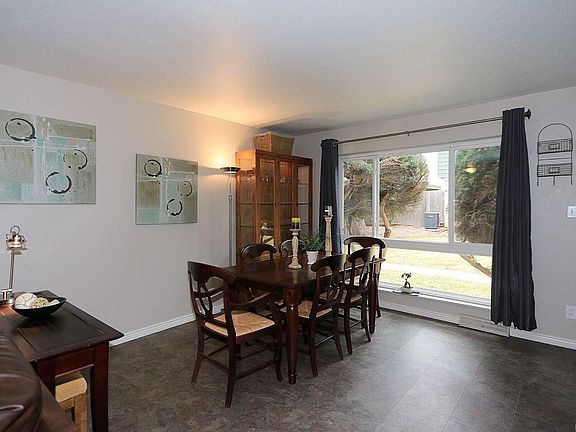 3rd image of 6444 E Mississippi Ave