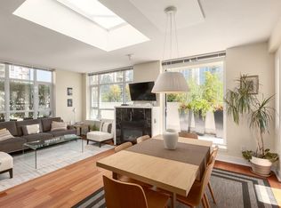 988 Richards St #Penthouse 803, Vancouver, BC V6B 8R2