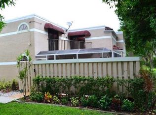 3930 Village Dr UNIT D, Delray Beach, FL 33445
