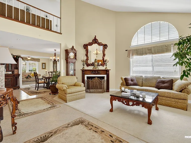 10317 Oak Ranch Ln — Photo 4