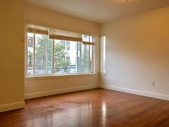 4th image of 168 Hyde St APT 204