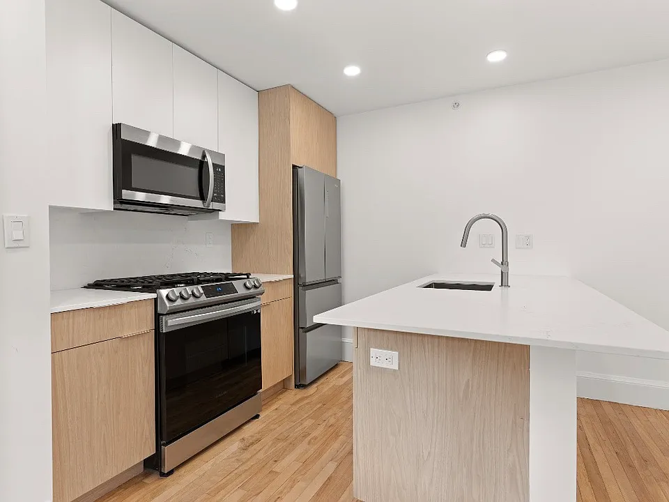 38 Bradlee Rd #208