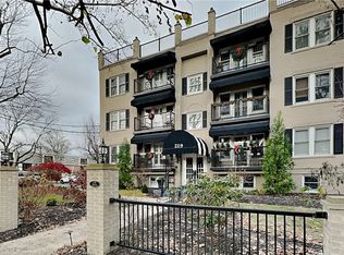 219 Beaver St APT 1B, Sewickley, PA 15143