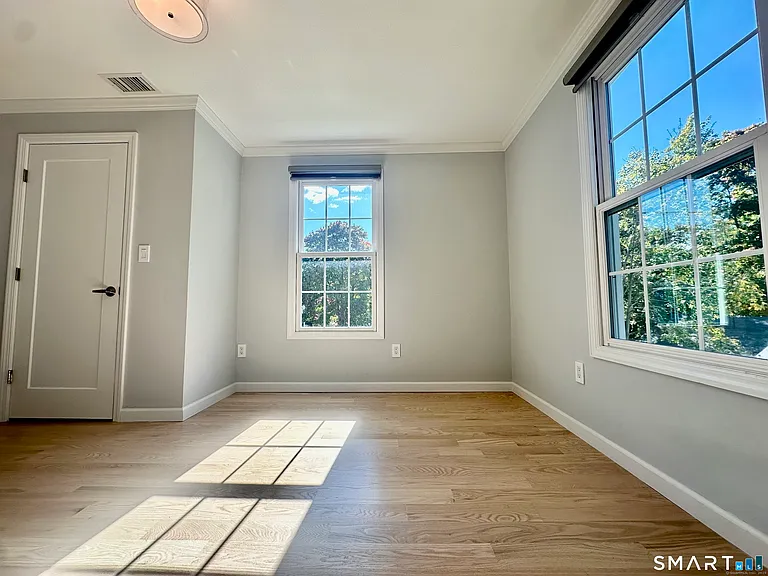 123 East Ave — Photo 17