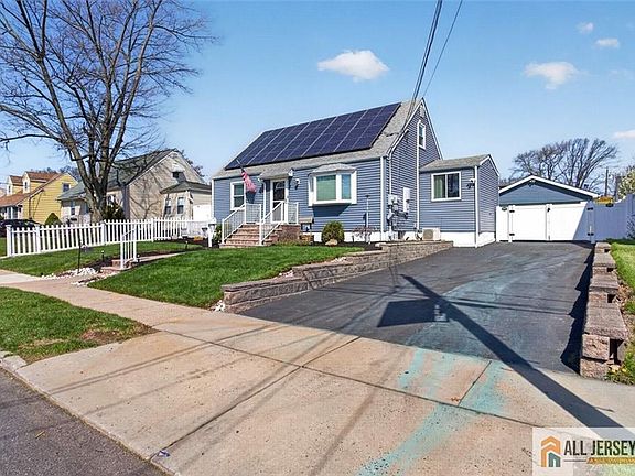 3rd image of 78 Johnson St