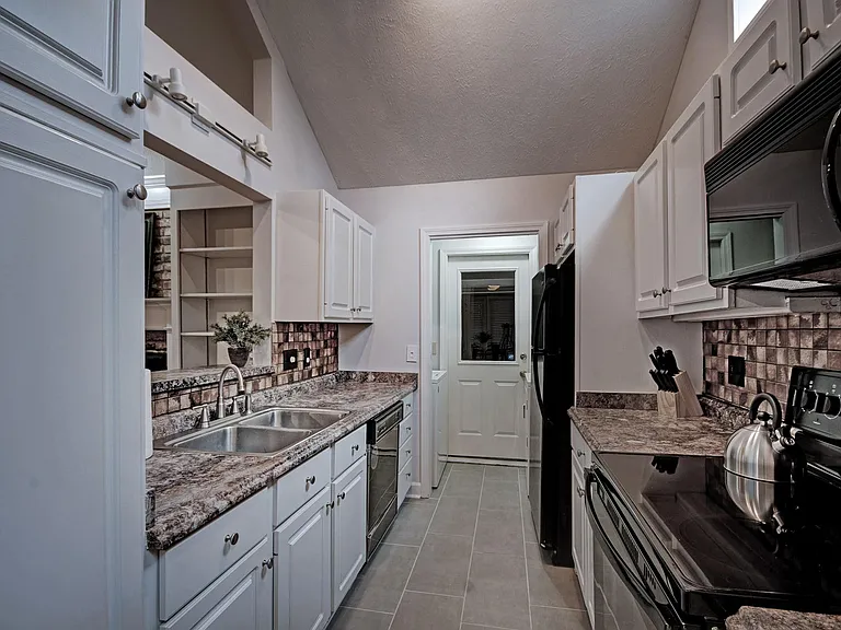 7166 Copper Ridge Dr — Photo 5