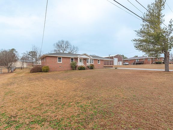 3rd image of 117 Deerwood Drive