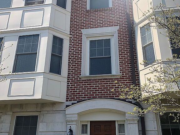 3rd image of 14 1st St APT D