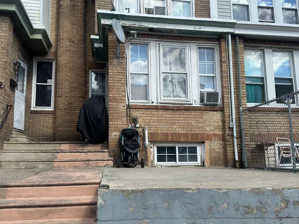 4847 Gransback St, Philadelphia, PA 19120