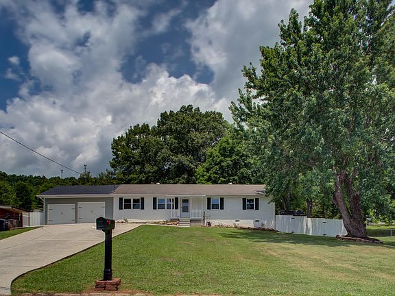 3rd image of 2207 Venetian Way