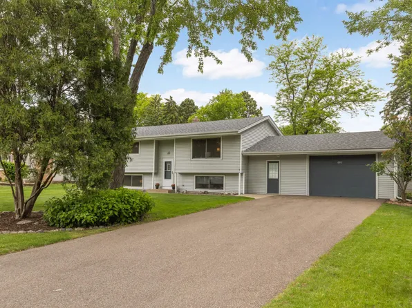 685 County Road C W, Roseville, MN 55113