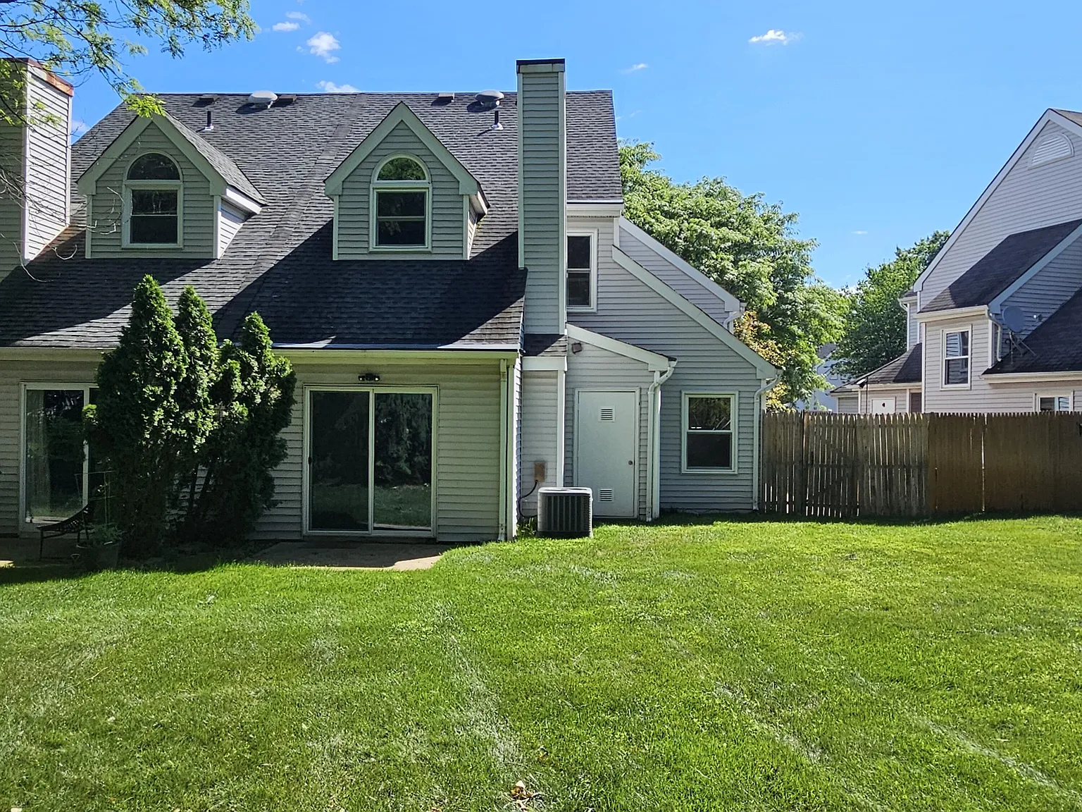 2 bed, 2.5 bath, 1541 sqft, $3,350 — Photo 2
