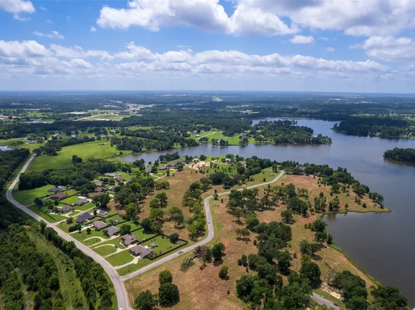 26 Carolyn St, Mount Pleasant, TX 75455