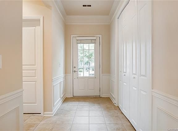 4th image of 33120 Tanager Ct