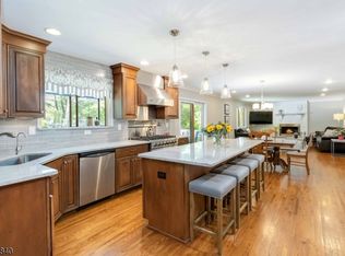 19 Timber Ln, Randolph, NJ 07869