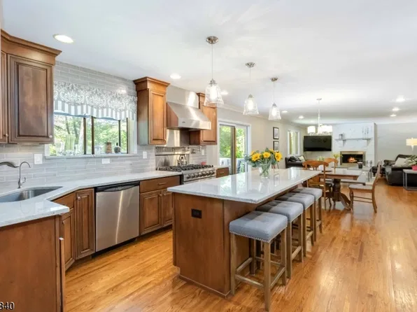 19 Timber Ln, Randolph Twp., NJ 07869