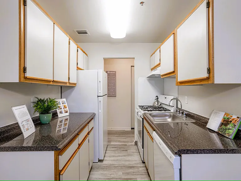 Autumn Ridge Apartments — Photo 17