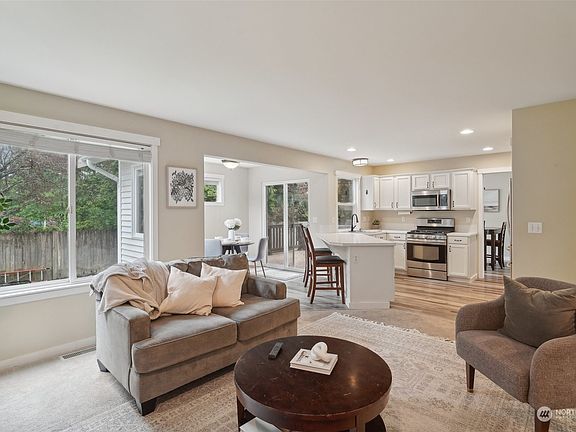 3rd image of 16520 Meridian Avenue S