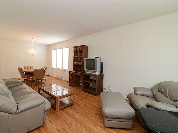 3rd image of 5059 W Carmen Ave