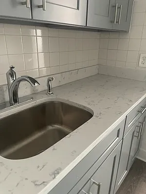 Rented by Perry Associates NYC Inc | media 13