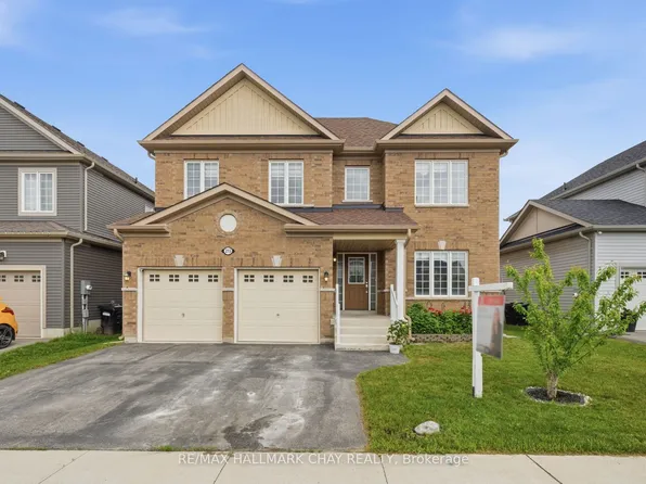 215 Breton St, Clearview, ON L0M 1S0